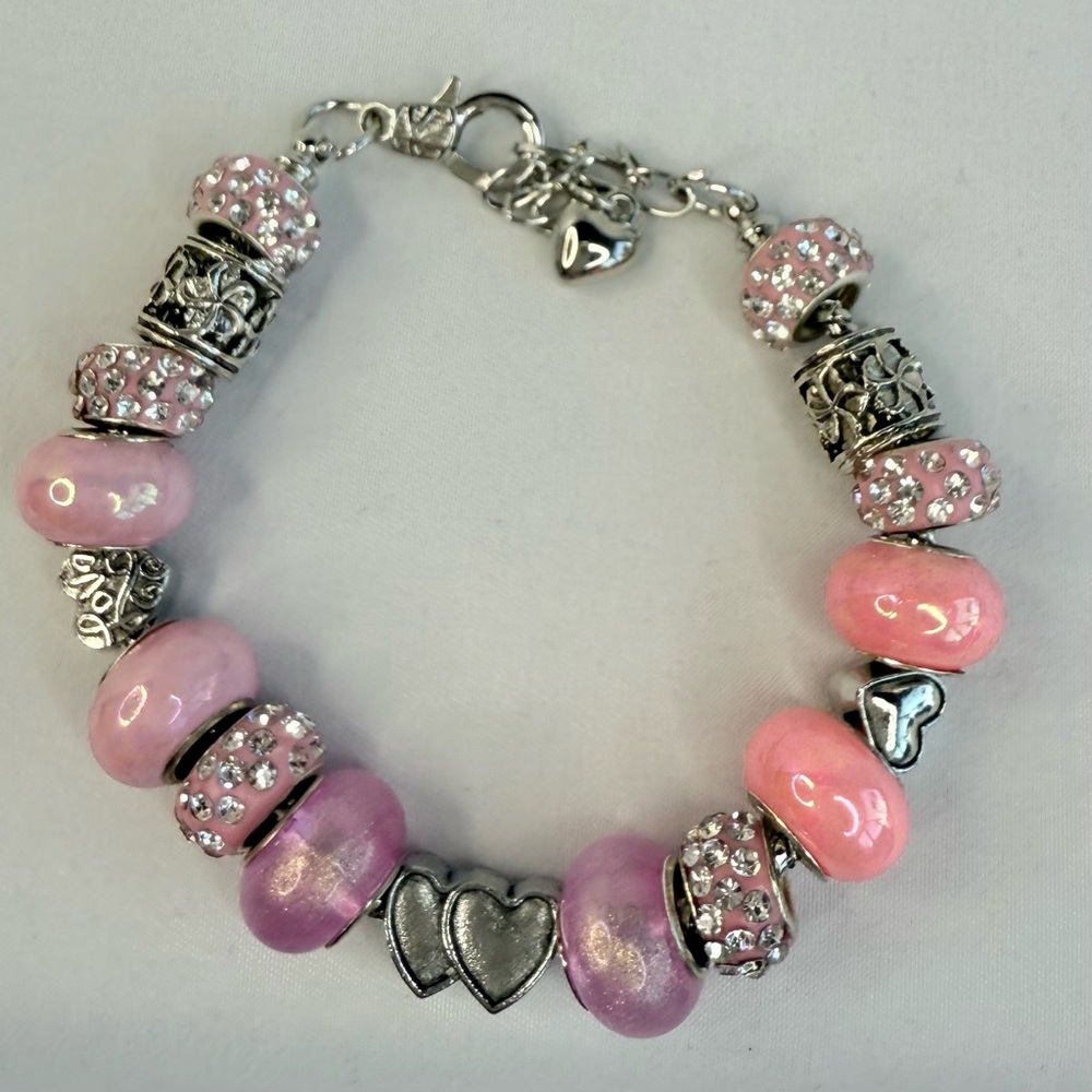 🎁🎁Beautiful Pink, Purple and Silver Beaded Bracelet